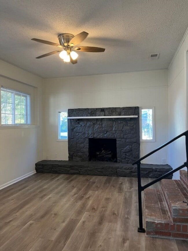 Building Photo - 465 Malboro Rd