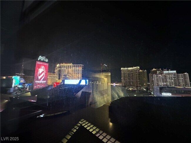 Building Photo - 3722 S Las Vegas Blvd