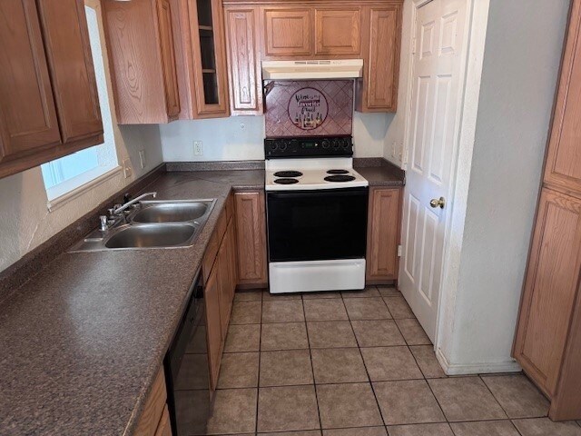 Building Photo - 2541-2551 E Price Street Unit 200