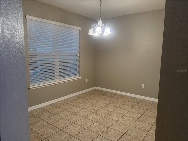 Building Photo - 12030 Silverlake Park Dr