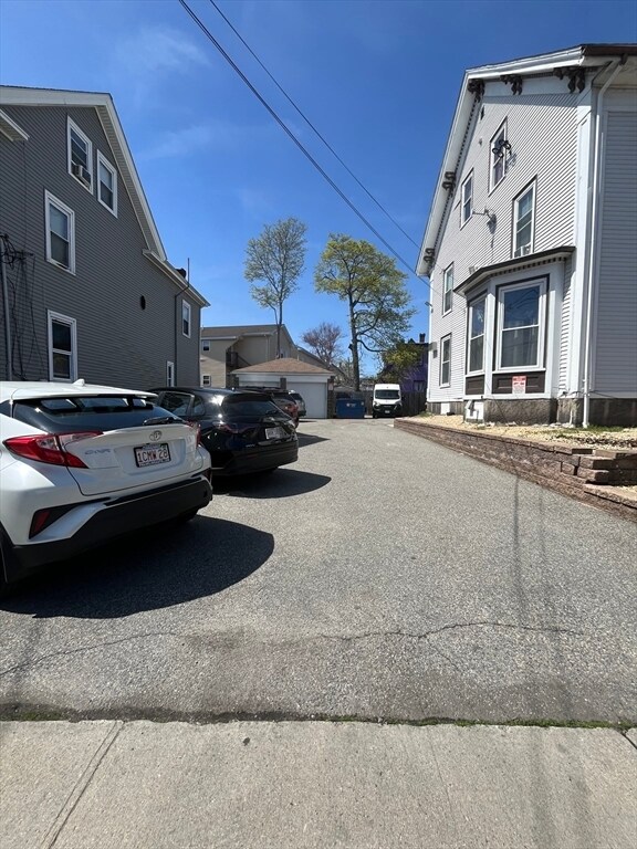 Building Photo - 99 Laighton St