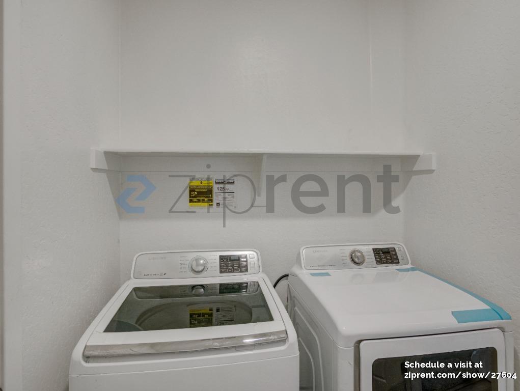 Building Photo - Unit