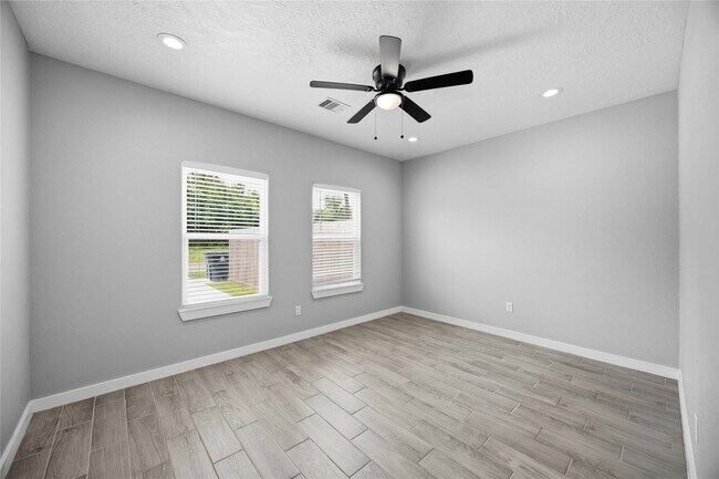 Building Photo - 426 New Mexico St