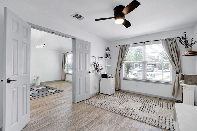 Building Photo - 9815 Lockberry Ln