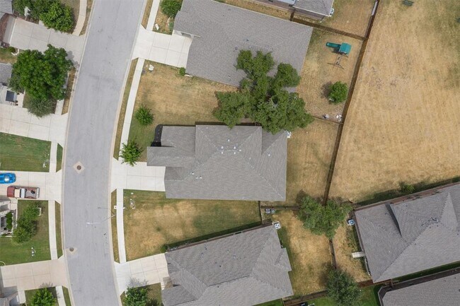 Building Photo - 2428 Lyla Ln