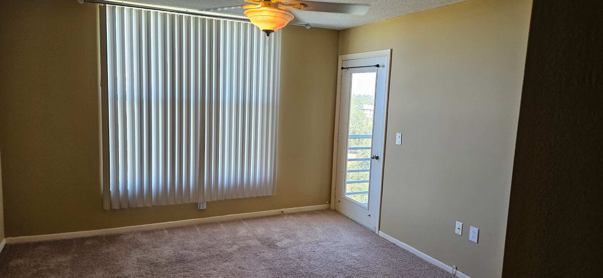 Building Photo - 4550 Pinebrook Cir