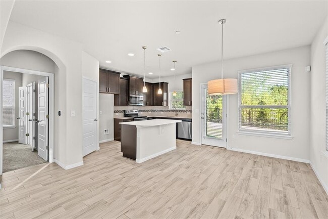 Building Photo - 3240 E Whitestone Blvd