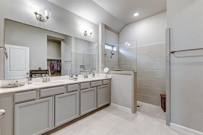 Building Photo - 5110 Morrison Dr