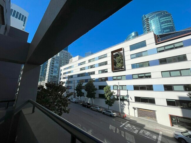 Building Photo - 201 Harrison St