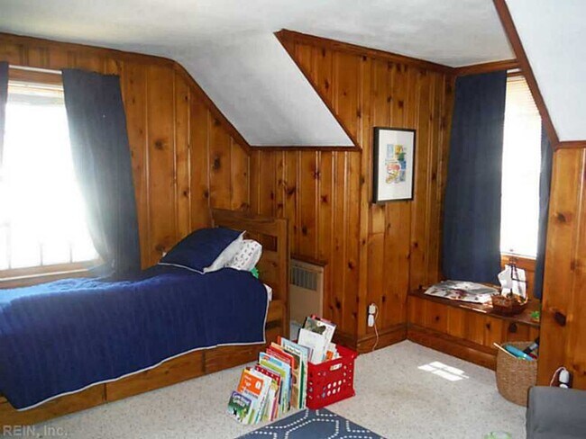 Building Photo - Larchmont