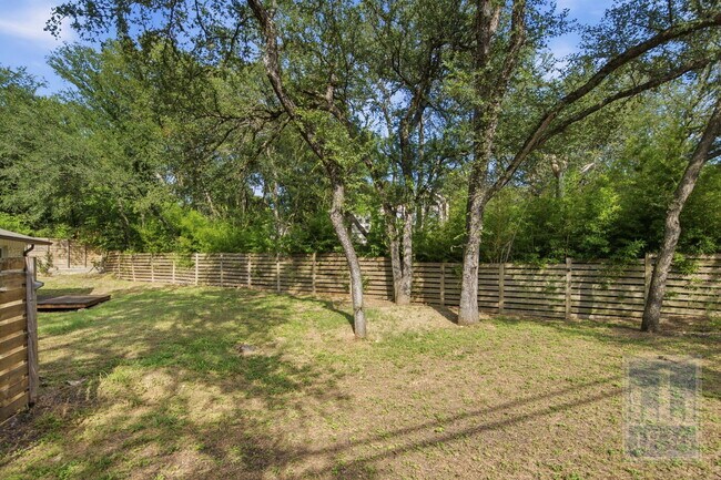 Building Photo - 2703 Burleson Rd
