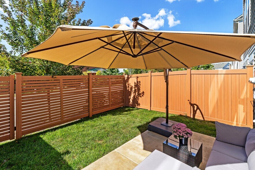 Building Photo - 2138 Perennial Cir