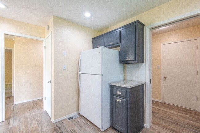 Building Photo - 613 Doe Trail