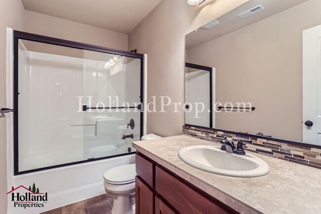 Building Photo - Wonderful home in Forest Grove near College