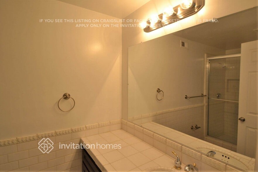 Building Photo - 23946 Rotunda Rd