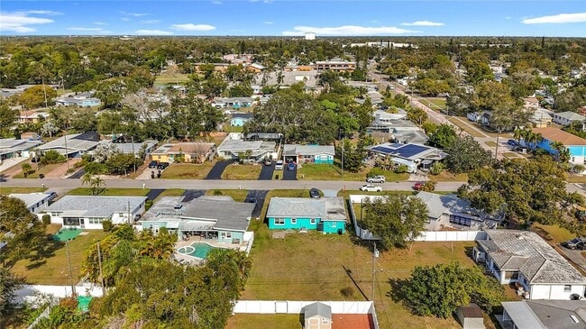 Building Photo - 5810 Tangerine Ave S