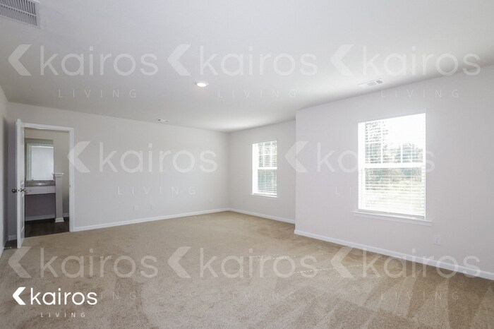 Building Photo - 4000 Bridgewood Wy