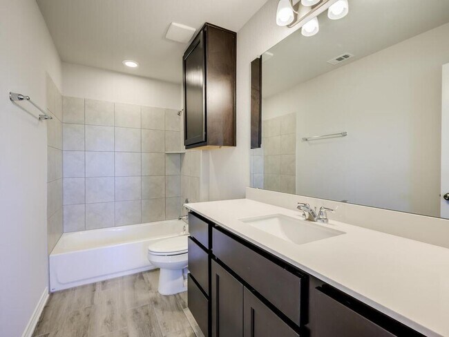 Building Photo - 2117 Pecan Island Dr