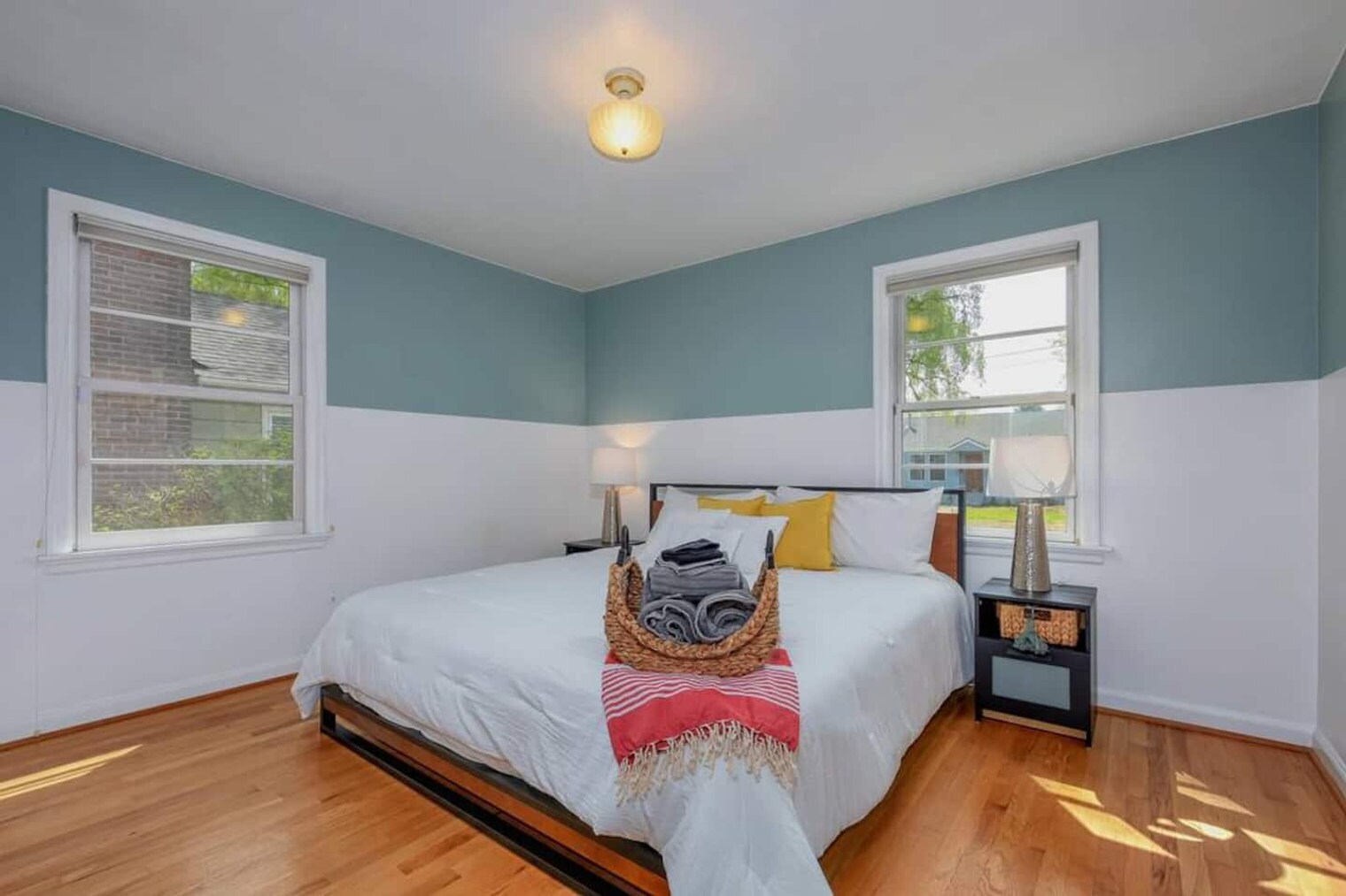 Building Photo - 4401 NW Columbia St