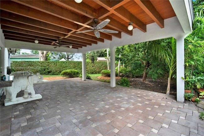 Building Photo - 6890 SW 51st St