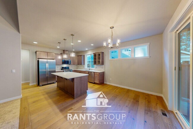 Building Photo - Brand New Home! Beautiful Steilacoom Ridge Home! Easy freeway access!