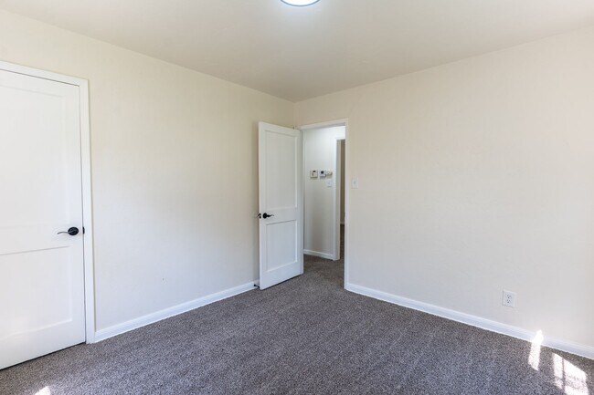 Building Photo - 3 Bedroom Rent to Own Home Available!