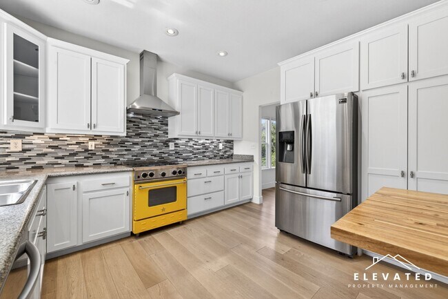 Building Photo - 9400 Chalk Hill Rd