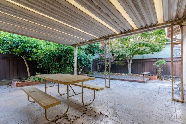 Building Photo - 2315 Hoytt Ct