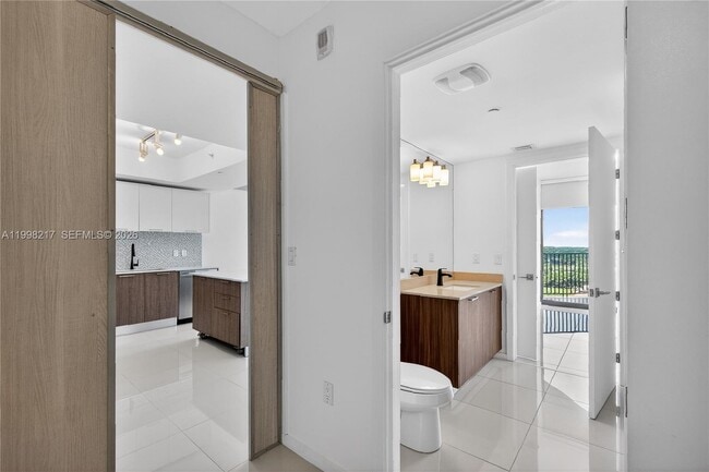 Building Photo - 5252 NW 85th Ave