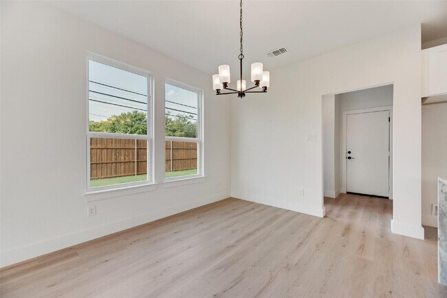Building Photo - 2330 Fairfax Dr