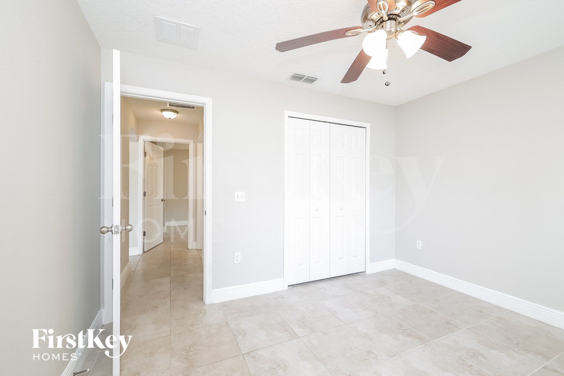 Building Photo - 2005 Maple Ln