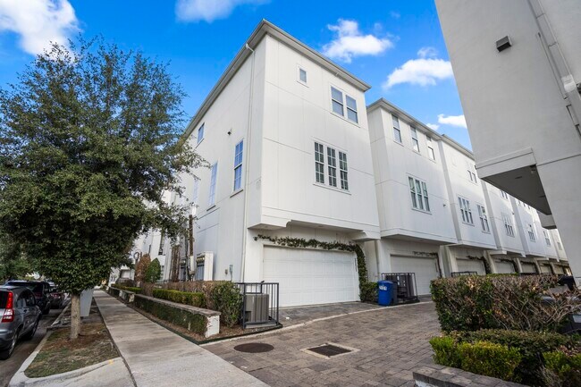 Building Photo - 2131 McIlhenny St
