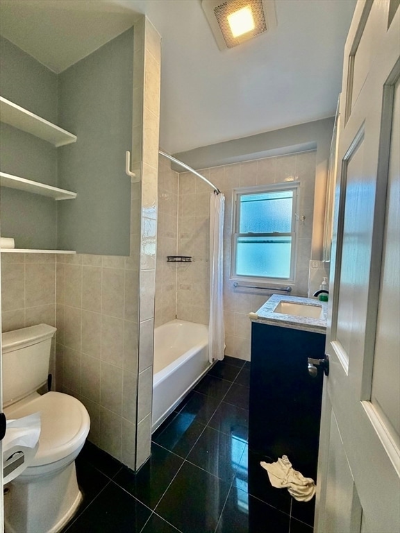 Building Photo - 305 Safford St