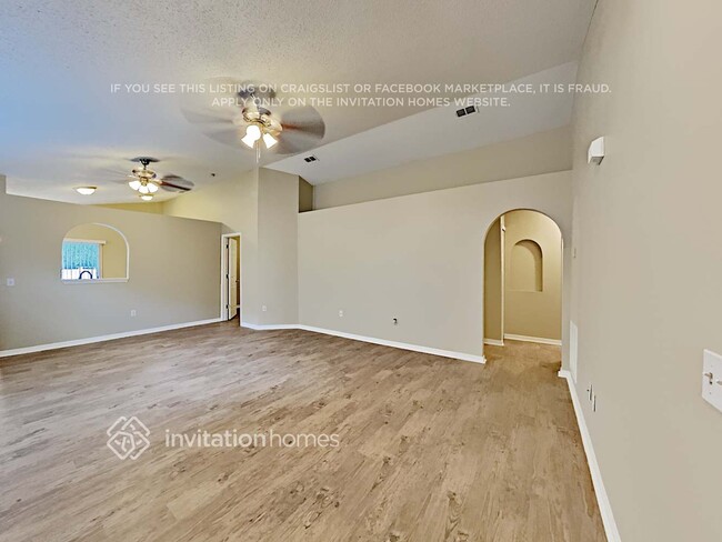 Building Photo - 30618 Double Dr