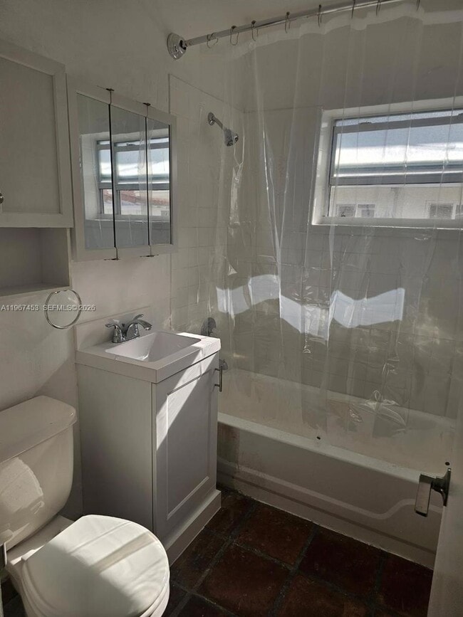 Building Photo - 3475 SW 1st Ave