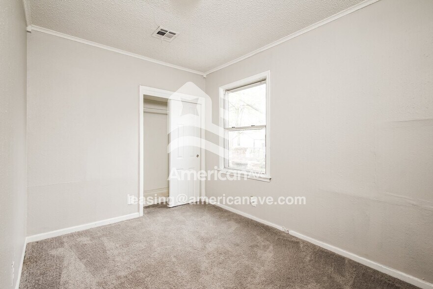 Building Photo - 1416 N Joplin Ave