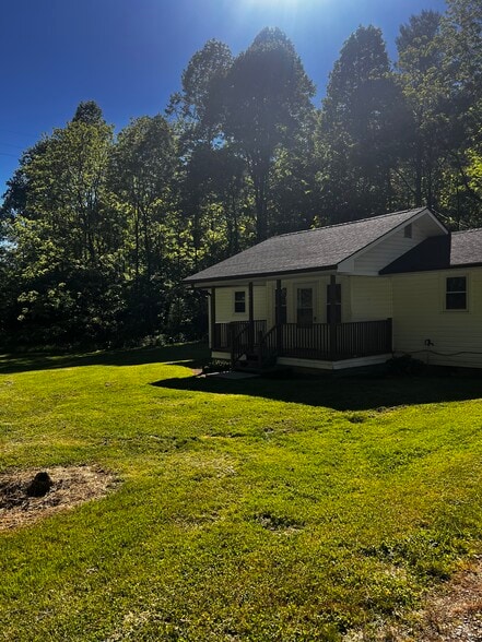 Building Photo - 3607 Sink Valley Rd