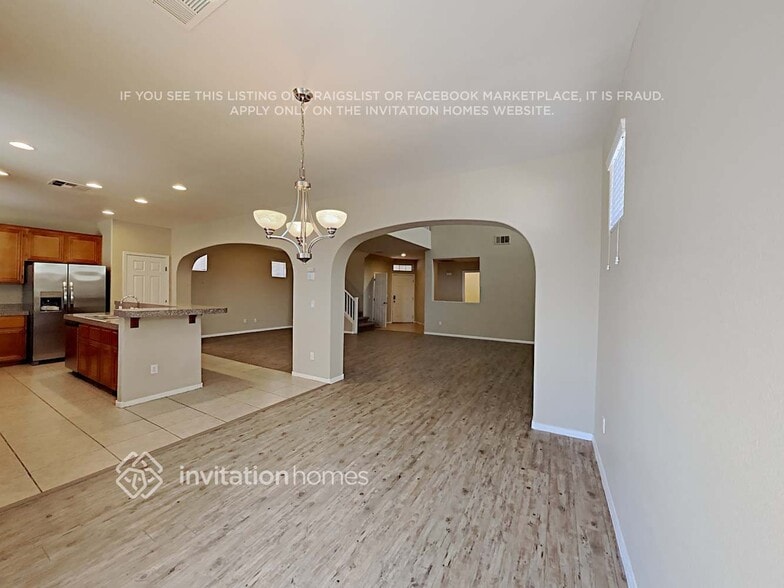 Building Photo - 10536 Bella Camrosa Dr