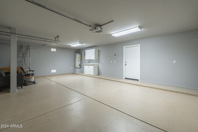 Building Photo - 6326 W El Cortez Pl