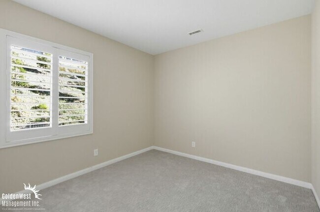 Building Photo - Beautifully Appointed 5Bdm 4Ba Home Located in San Marcos!