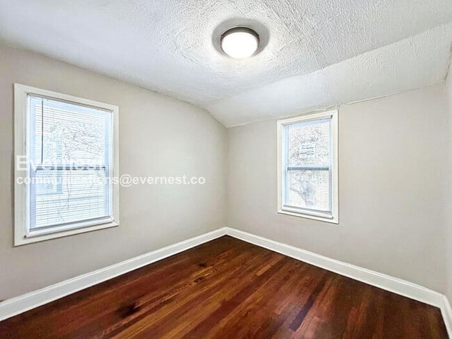 Building Photo - 2032 Kendall St