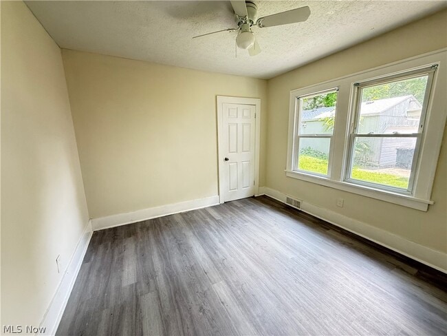 Building Photo - 283 Sobul Ave