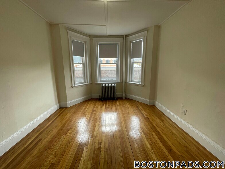 Building Photo - 1179 Boylston St