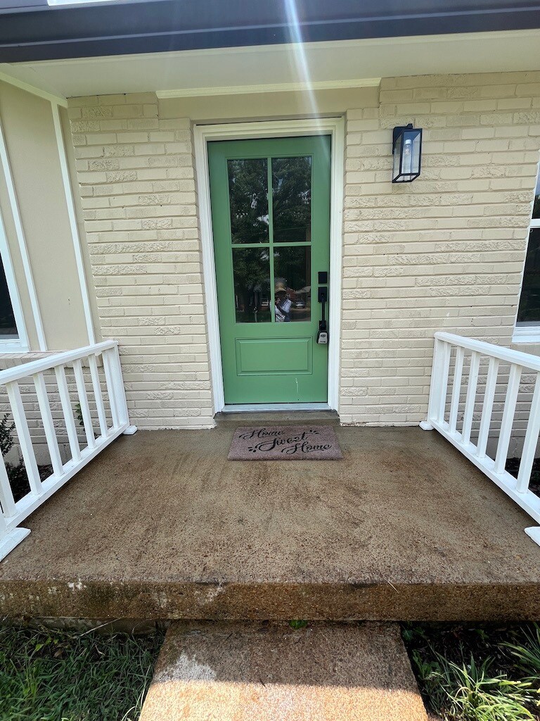 Welcoming front door. - 623 Dunston Dr