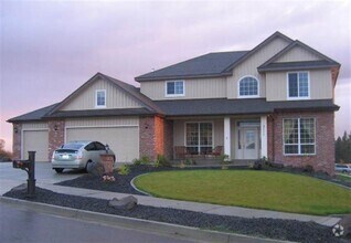 Building Photo - Five Mile Heights