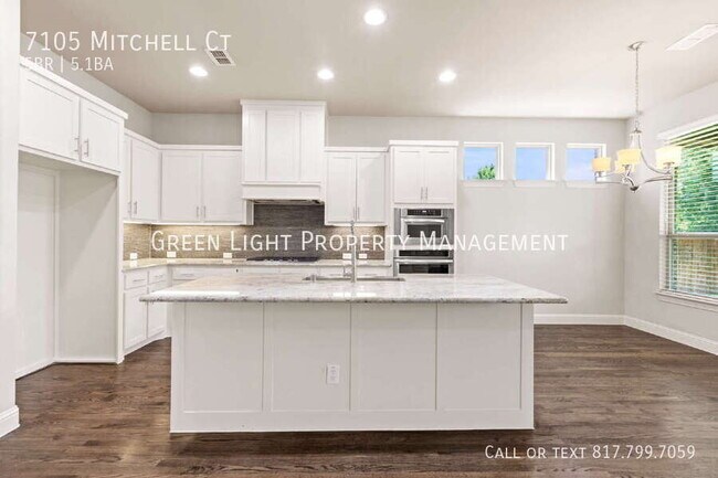 Building Photo - 7105 Mitchell Ct