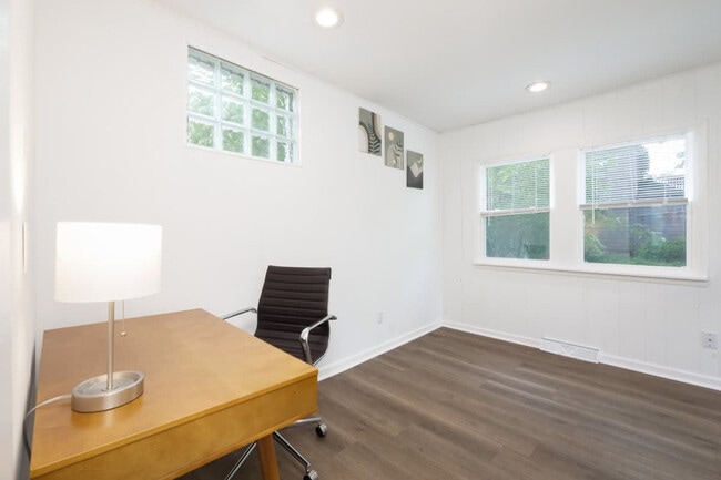 Building Photo - 3582 Silsby Rd