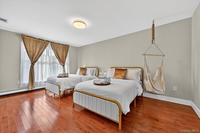 Building Photo - 66 Murray Dr