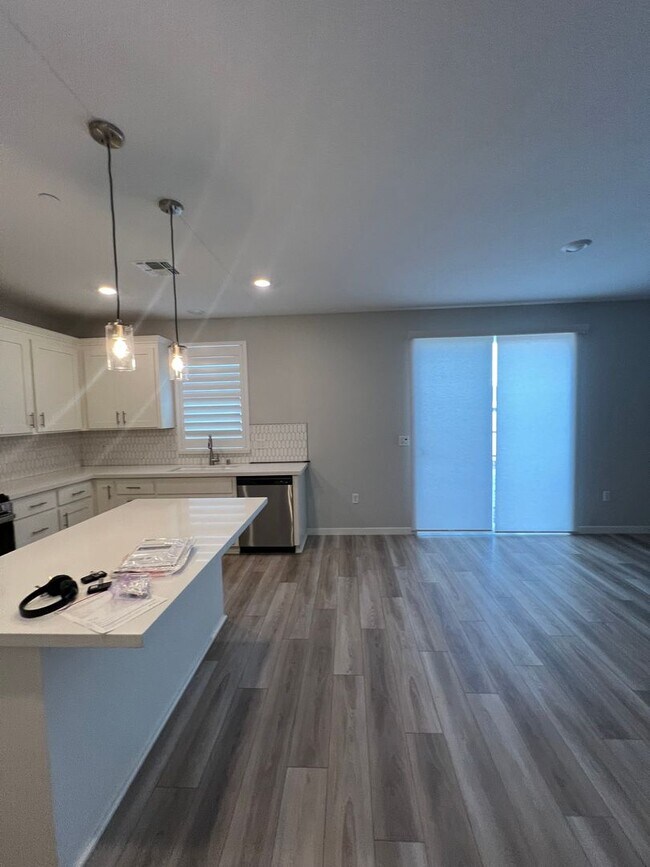 Building Photo - Gorgeous 4 Bedroom and 3 Bathroom Home in Wildhawk North Development $3,100 plus utilities and solar