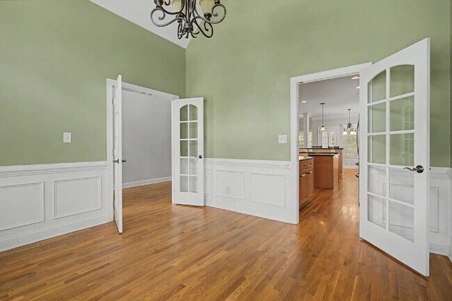 Building Photo - Spacious and Move-in Ready 4-Bedroom in Cary!